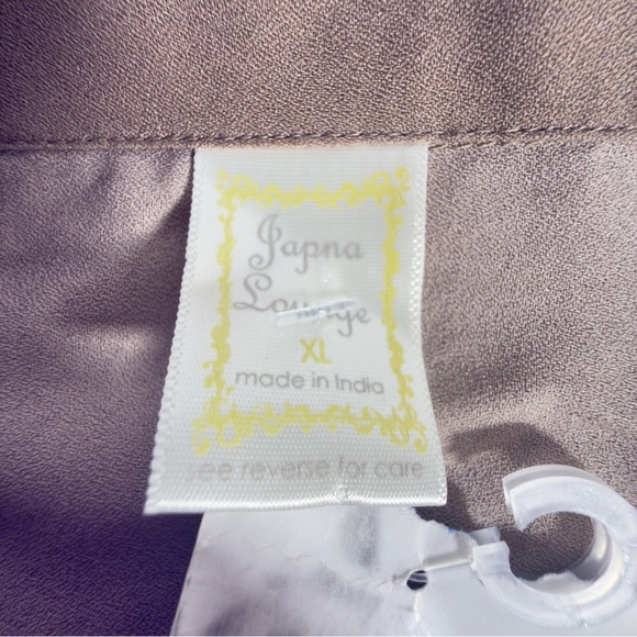 Floral Button-Up Shirt with Butterfly Print - Picture 11 of 11